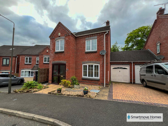 4 Bedroom Detached House For Sale In Moorlands Road, Ambergate, DE56