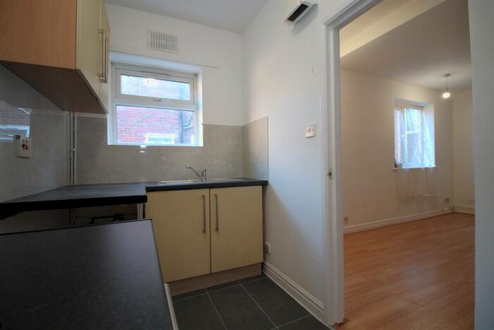 1 Bedroom Flat To Rent In Saxby Street, Off London Road, Leicester, LE2