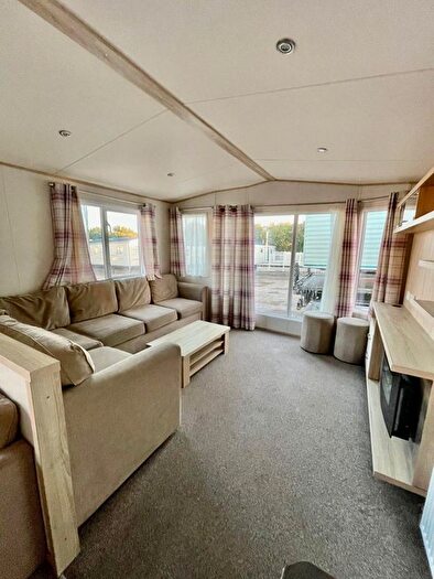 3 Bedroom Park Home For Sale In Warners Lane, Selsey, Chichester, PO20