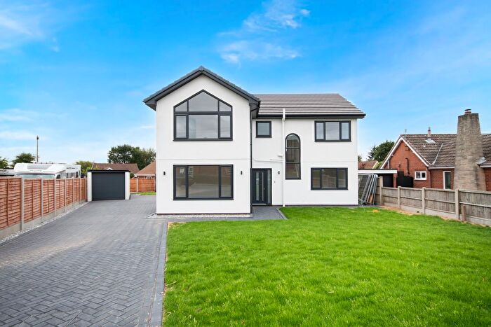 5 Bedroom Detached House For Sale In Akeferry Road, Westwoodside, DN9
