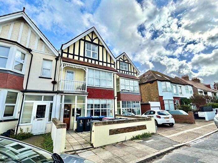 2 Bedroom Flat For Sale In Westcliff Road, Westbrook, Kent, CT9