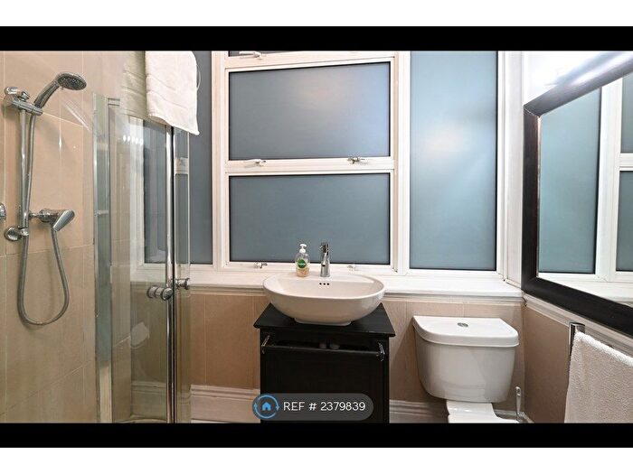 1 Bedroom Flat To Rent In Marloes Road, London, W8