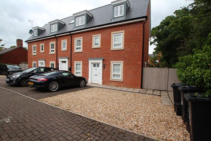 2 Bedroom Flat To Rent In The Mews, Bath Road, SN1
