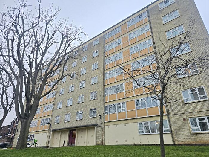 2 Bedroom House To Rent In Cedar House, Wood Green, N22