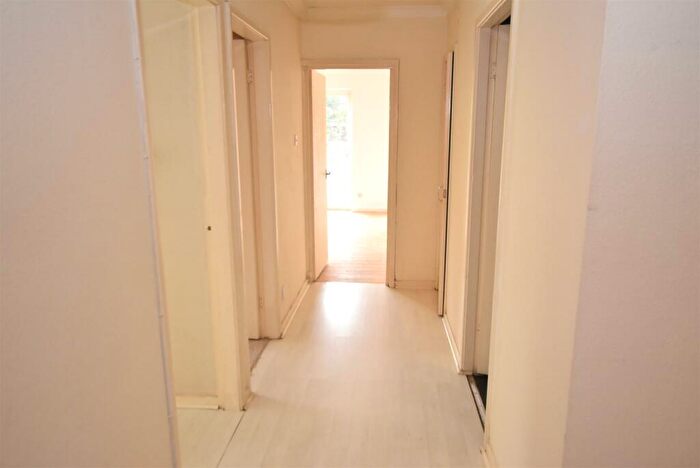 2 Bedroom Apartment For Sale In Westminster Court, Bidston Road, Oxton, CH43