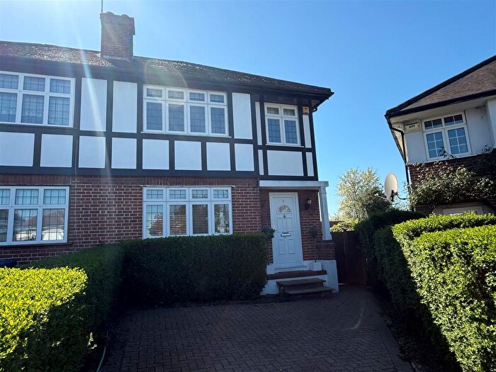 3 Bedroom Property To Rent In Penn Close, Greenford, UB6