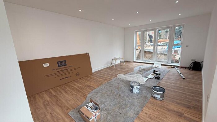 2 Bedroom Terraced House To Rent In The Avenue, Tottenham, London, N17