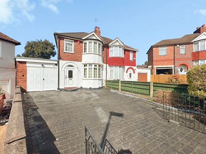 3 Bedroom Semi Detached House For Sale In Fairford Road, Birmingham, B44