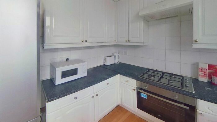 4 Bedroom Property To Rent In Baileys Road, Southsea, Portsmouth, PO5