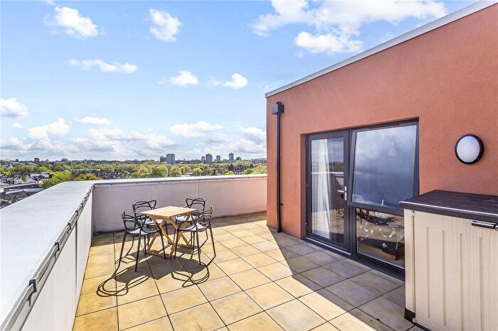 1 Bedroom Flat For Sale In Butterfly Court, London, N15