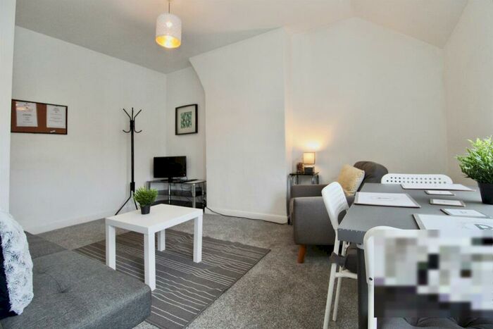 1 Bedroom Flat For Sale In Lower Cathedral Road, Cardiff, CF11