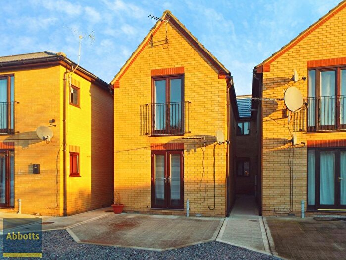 2 Bedroom Maisonette To Rent In Frank's Lane, Cambridge, CB4