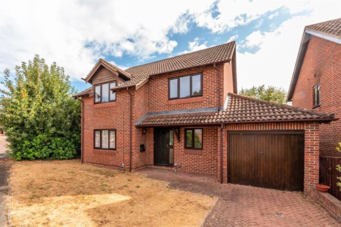 4 Bedroom Detached House To Rent In Pimento Drive, Earley, Reading, RG6