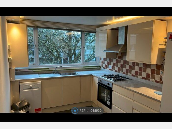 1 Bedroom Flat To Rent In Athlone Square, Windsor, SL4