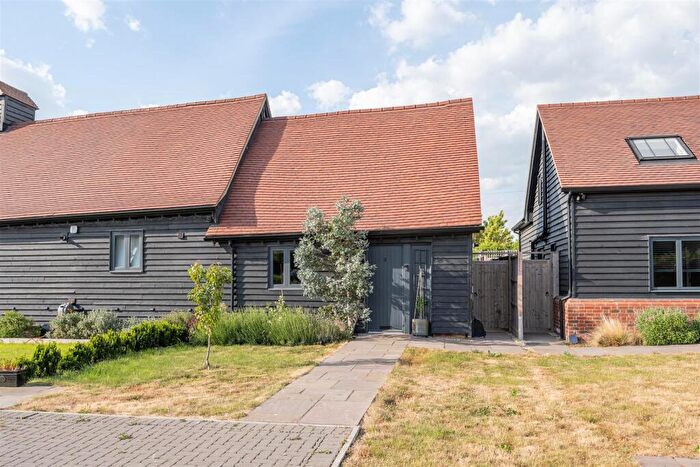 2 Bedroom End Of Terrace House For Sale In Sewardstone Road, Sewardstone, E4