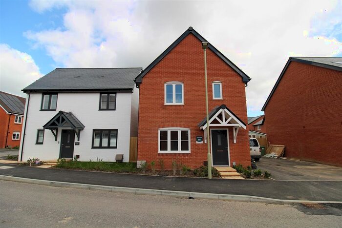 3 Bedroom Detached House To Rent In Cove Brook Way, Curbridge, SO30