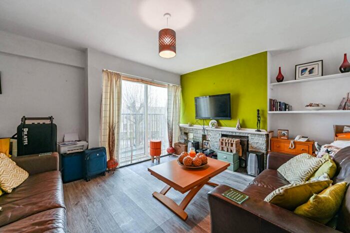 2 Bedroom Flat For Sale In Gorefield Place, Kilburn, London, NW6