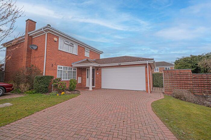 4 Bedroom Detached House For Sale In Stoney Close, Solihull, B92