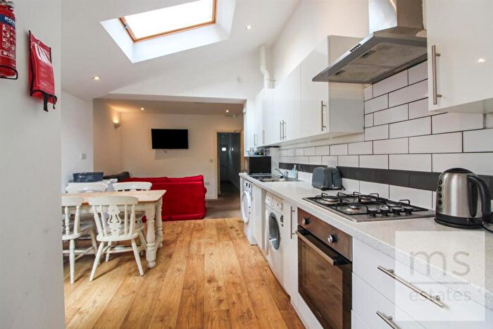 4 Bedroom Terraced House To Rent In £pppw Warwick Street, Lenton, Nottingham, NG7