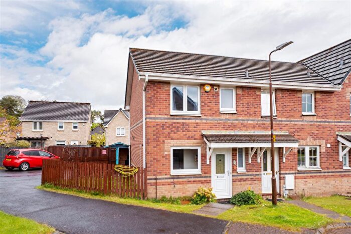2 Bedroom End Of Terrace House For Sale In Buchanan Crescent, Livingston, EH54