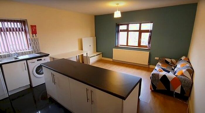 5 Bedroom Flat To Rent In Egerton Road, Fallowfield, Manchester M14