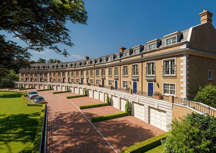 4 Bedroom Town House For Sale In Goddard's Green Road, Cranbrook, TN17