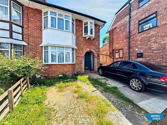 3 Bedroom Semi Detached House For Sale In Milford Gardens, Edgware, HA8