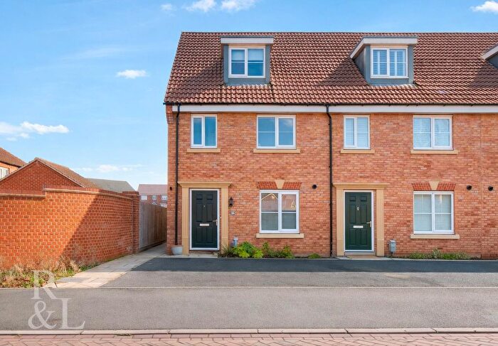 3 Bedroom End Of Terrace House For Sale In Stanier Drive, Edwalton, Nottingham, NG12