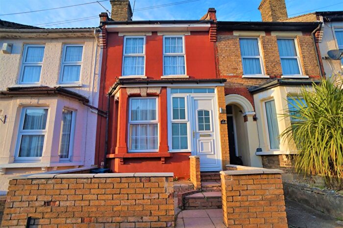 3 Bedroom Terraced House To Rent In Gordon Road, Rochester, ME2