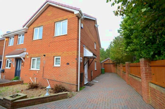 3 Bedroom Semi-Detached House To Rent In Mcwilliam Close, Poole, BH12