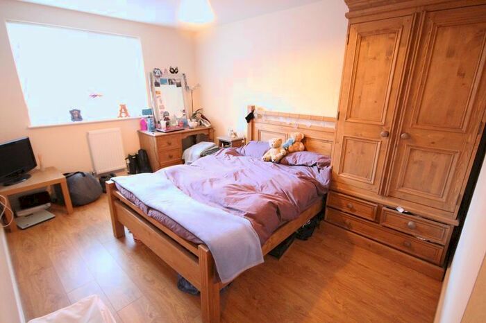 2 Bedroom Flat To Rent In Edwin Road, Hyde Park, Leeds LS6