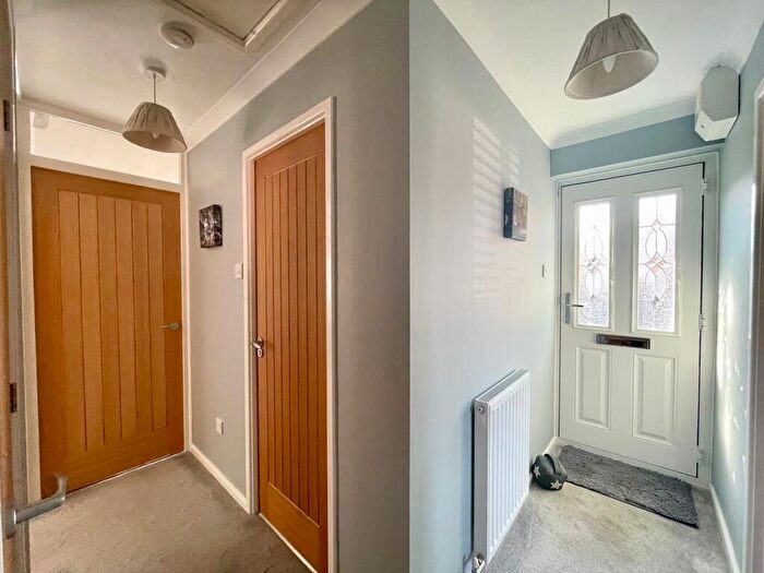 2 Bedroom Bungalow For Sale In Pasture Close, Armthorpe, Doncaster, DN3