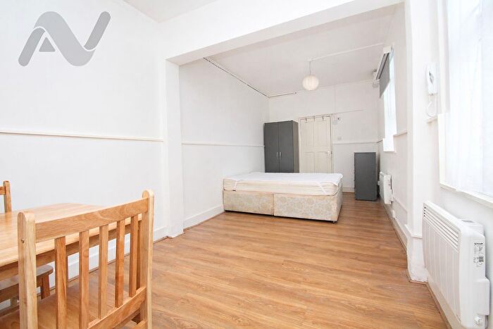 Studio To Rent In Seven Sisters Road, London, N4