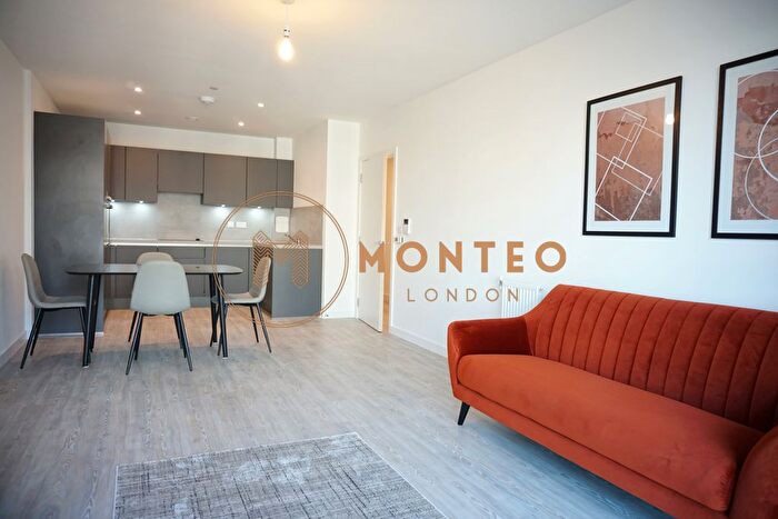 2 Bedroom Flat To Rent In Upton Gardens, Green Street, London, E13