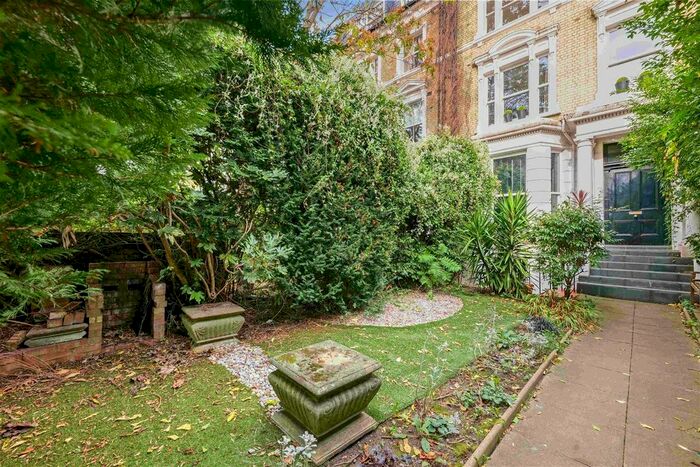 2 Bedroom Flat To Rent In Elsham Road, London, W14