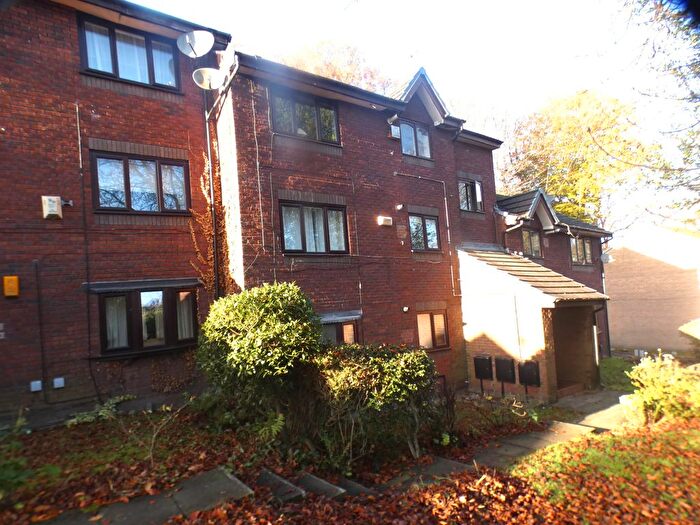 2 Bedroom Flat To Rent In Crescent Avenue, Prestwich, M25
