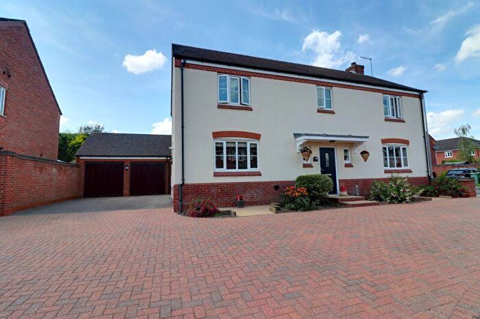 4 Bedroom Detached House For Sale In Swansmoor Drive, Hixon, Stafford, ST18