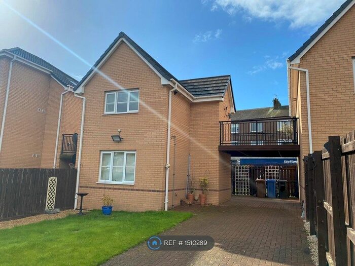 2 Bedroom Detached House To Rent In Clarence Crescent, Clydebank, G81