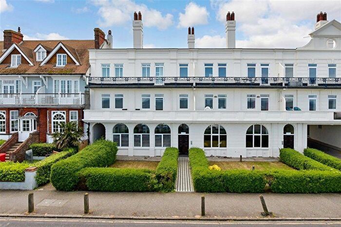 2 Bedroom Flat For Sale In Marine Parade, Whitstable, Kent, CT5