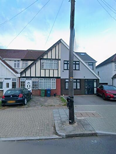 5 Bedroom Terraced House To Rent In Charlton Road, Harrow, HA3