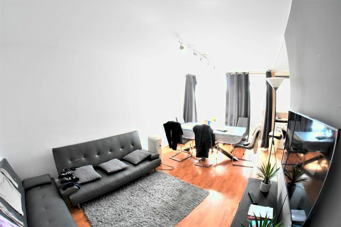 1 Bedroom Flat To Rent In Vauxhall Bridge Road, London, SW1V