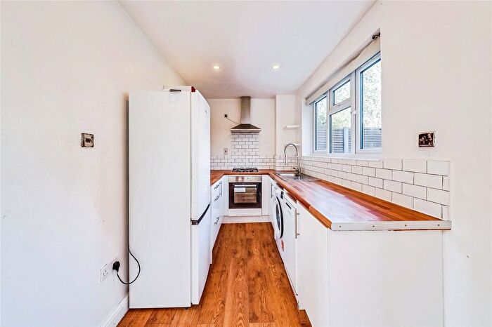 3 Bedroom End Of Terrace House To Rent In Aberford Gardens, London, SE18