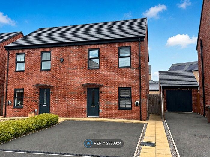 3 Bedroom Semi Detached House To Rent In Tulip Drive, Leeds, LS14
