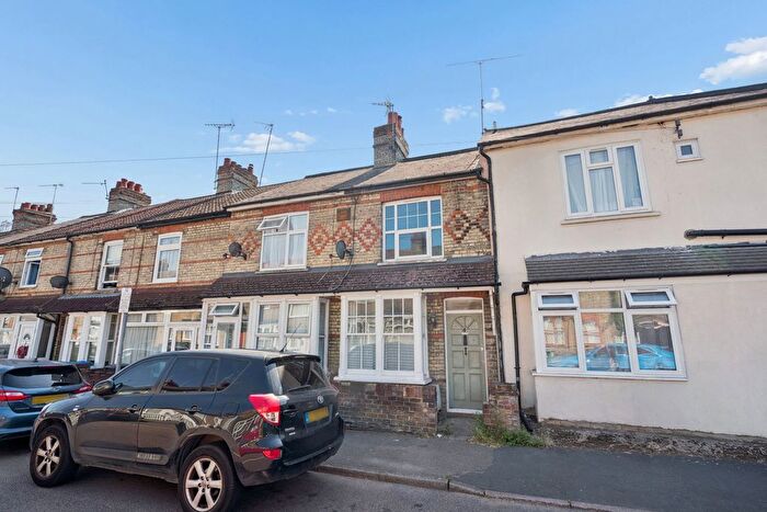 2 Bedroom Terraced House For Sale In York Road, Watford, Herts, WD18