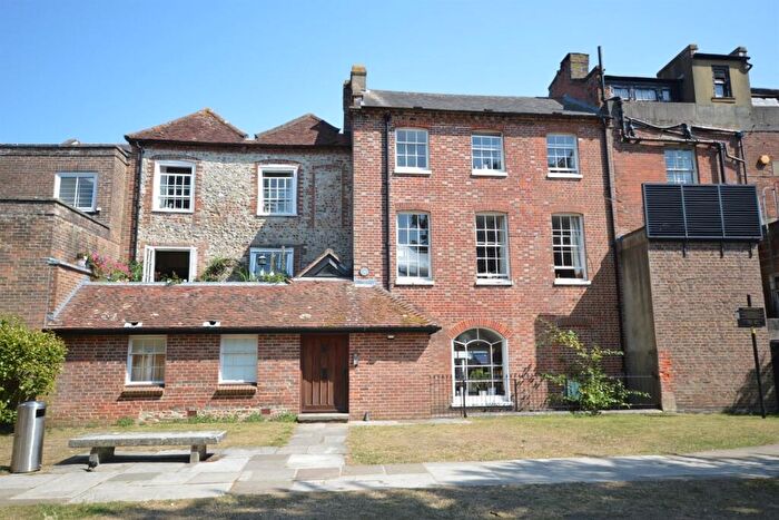 1 Bedroom Flat To Rent In Cathedral Green, South Street, Chichester, PO19
