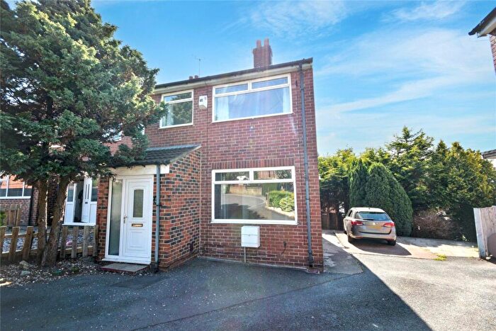 3 Bedroom Town House To Rent In Kellett Avenue, Leeds, West Yorkshire, LS12
