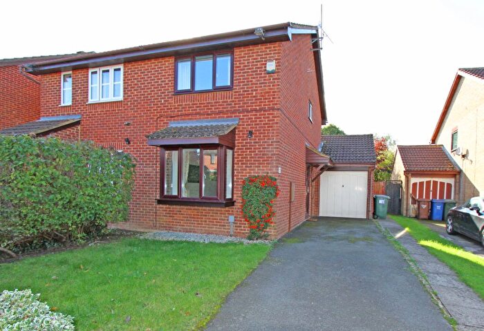 2 Bedroom Semi-Detached House To Rent In Beaulieu Close, Banbury, Oxon, OX16