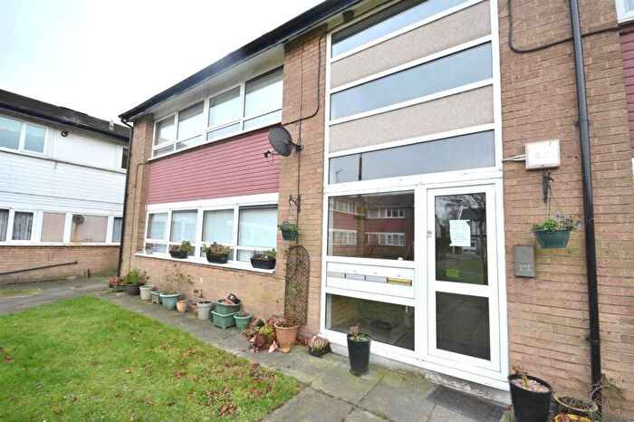 1 Bedroom Apartment For Sale In Wilton Court, Prestwich, M25
