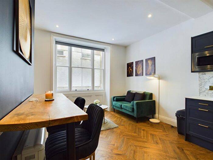 1 Bedroom Flat To Rent In Unit, Clarence House, - North Street, Brighton, BN1