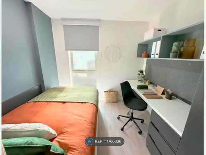 1 Bedroom Flat To Rent In Hawkins Road, Colchester, CO2